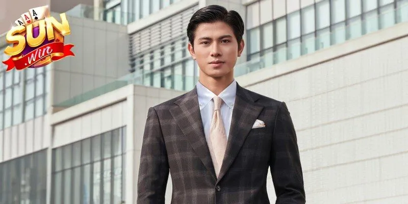 Tìm hiểu đôi nét về tiểu sử tác giả Cường Lucas